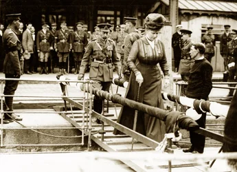George V en Koningin Mary gaan aan boord voor thuisreis